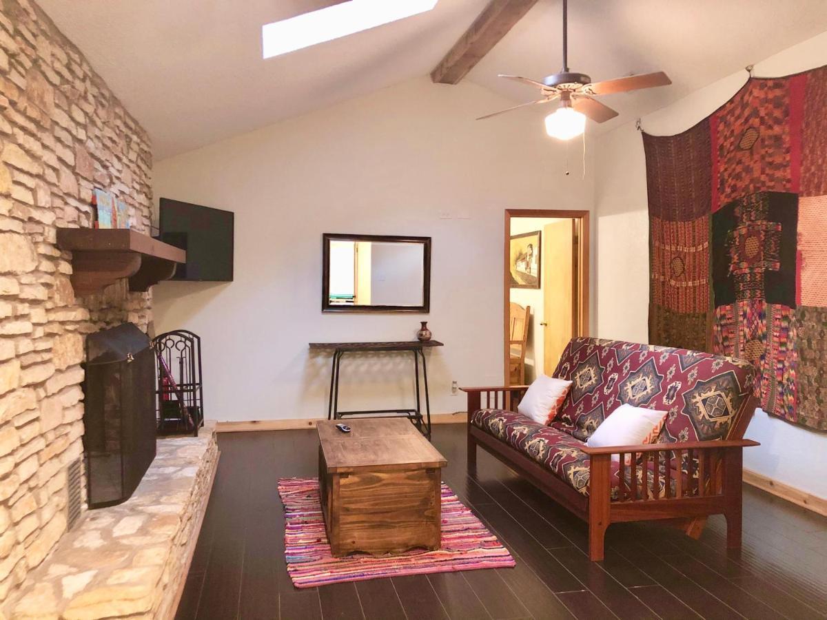 The Cove Bnb Hudson Bend Buitenkant foto